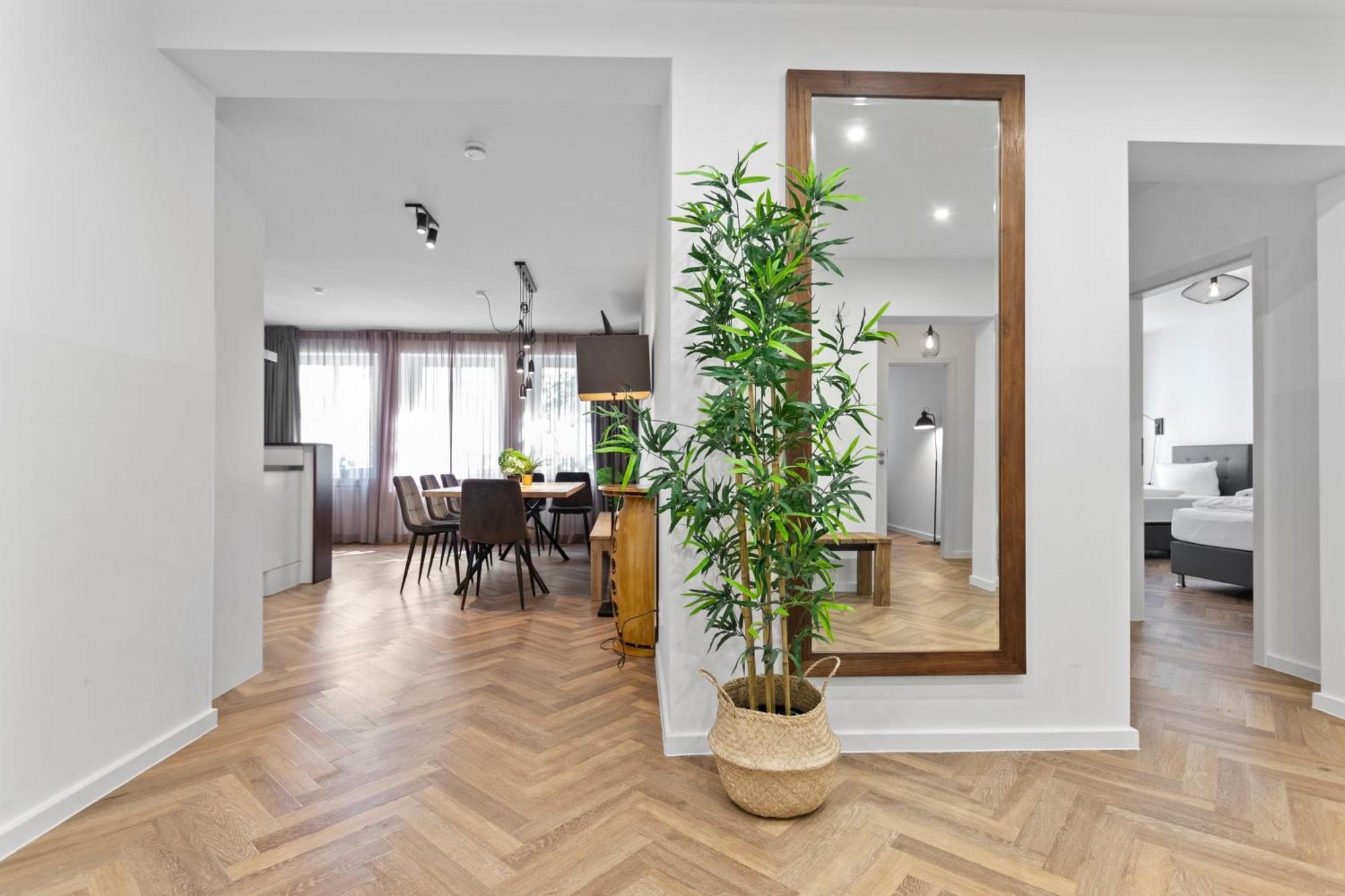Flatista Homes - Station - 4 Br Appartement München